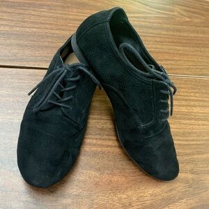✨4 for $20✨ Cute Suede Laced Vegan Shoes size 8.5